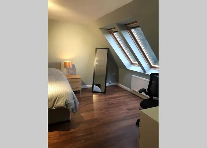 Private Coach House In Gated Residence