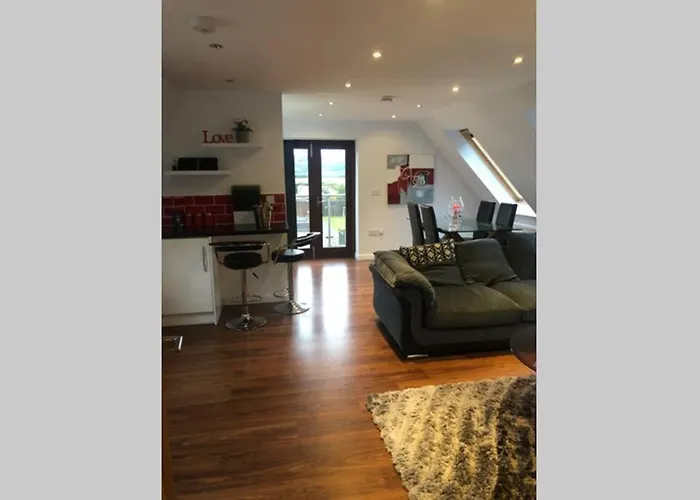 Private Coach House In Gated Residence