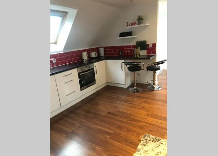Private Coach House In Gated Residence
