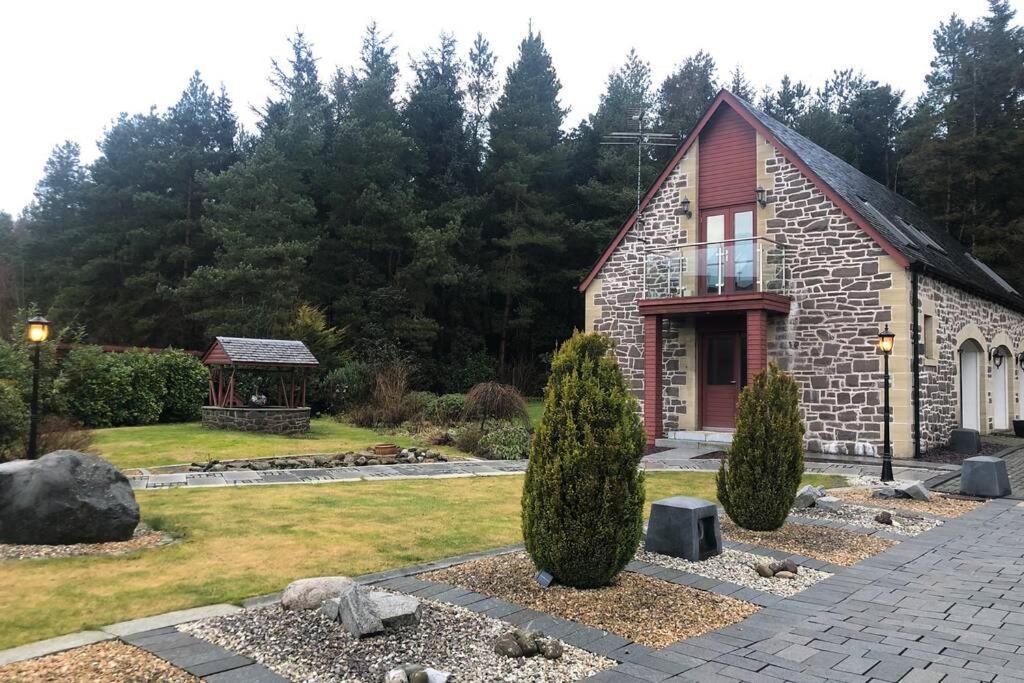 Private Coach House In Gated Apartment