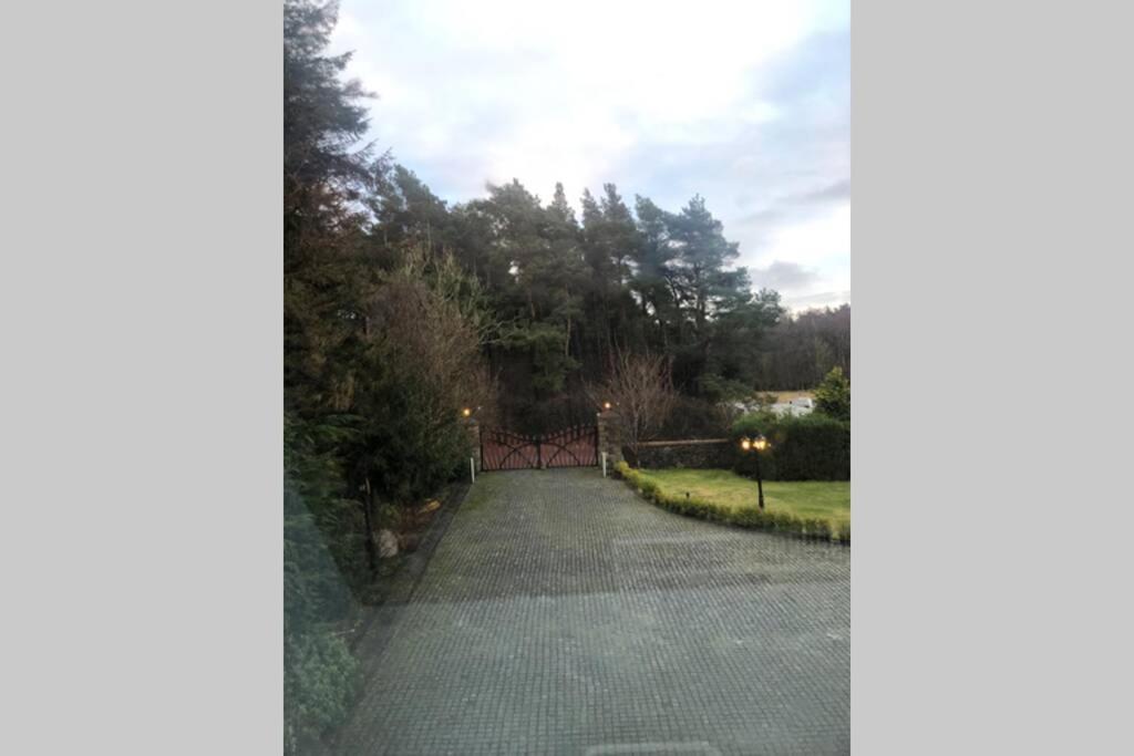 Private Coach House In Gated Apartment Stirling