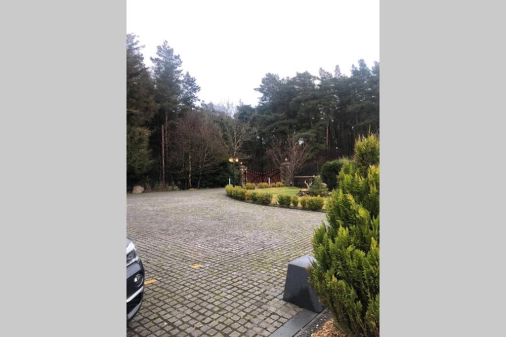 Private Coach House In Gated Apartment Stirling